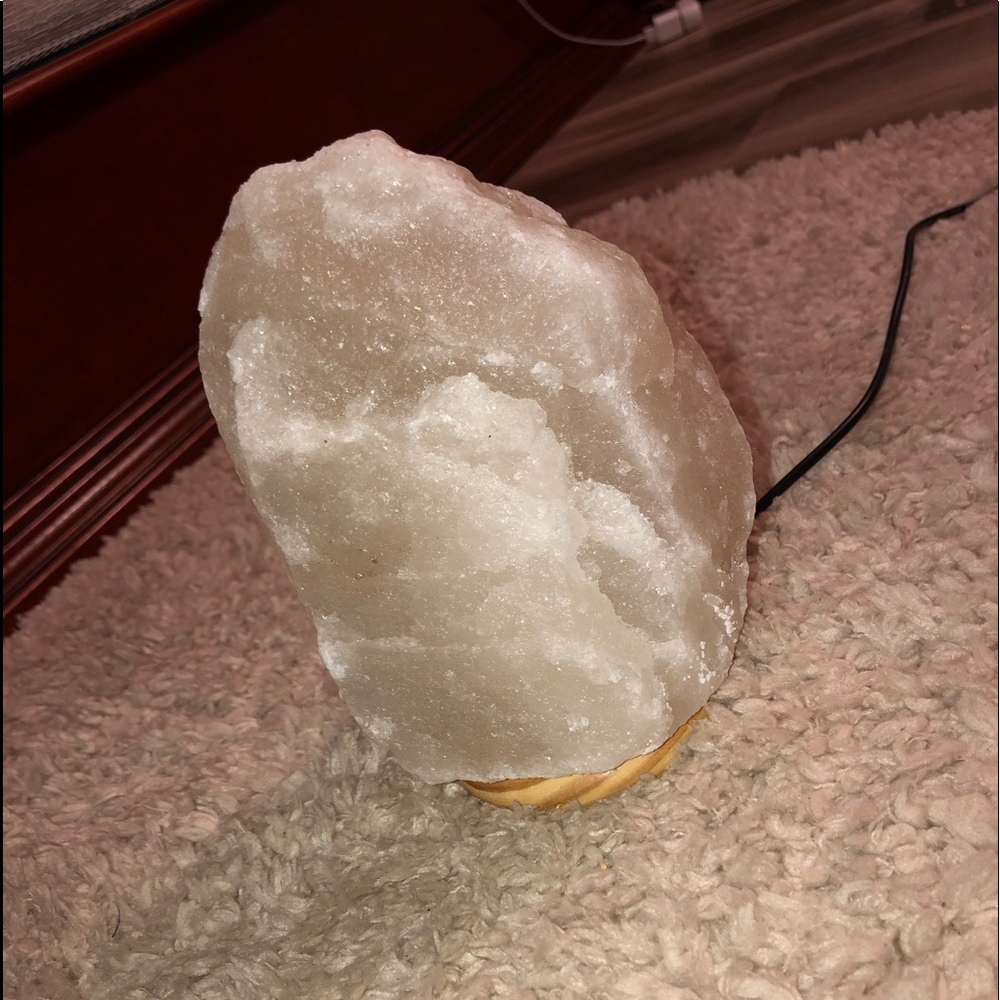 Color changing Himalayan salt lamp
